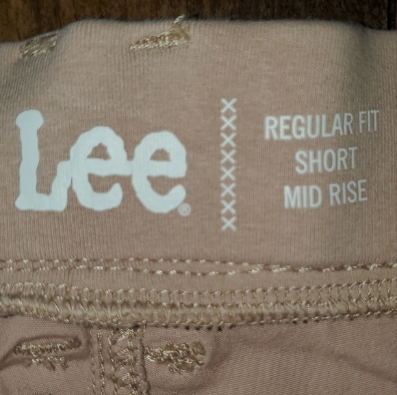Lee Regular Fit Short Rise Creamy Pink Elastic Waist Shorts - Size 12 - Picture 3 of 9